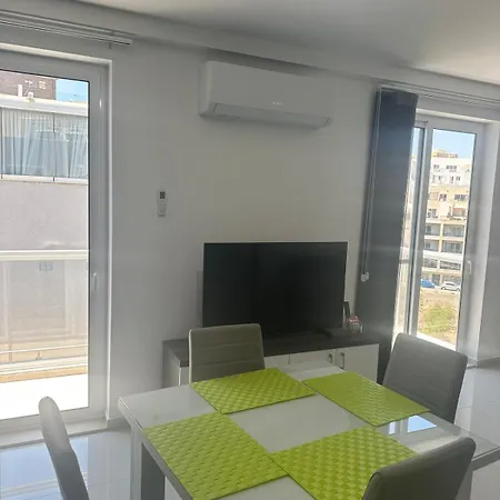 Beautiful Brend New St. Paul's Bay