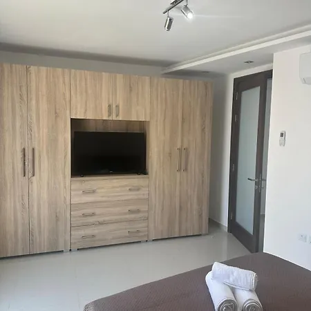 Beautiful Brend New St. Paul's Bay