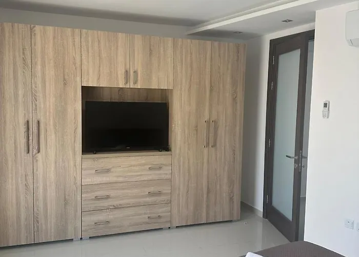 Beautiful Brend New St. Paul's Bay